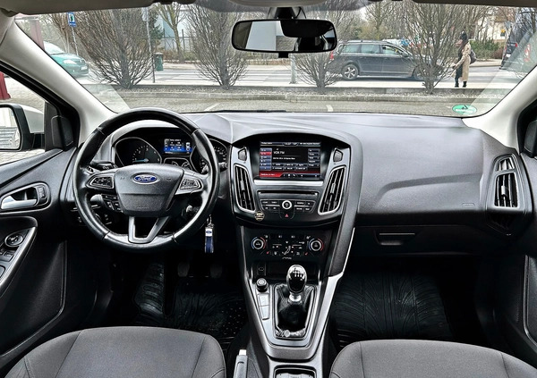 Ford Focus cena 35900 przebieg: 188000, rok produkcji 2016 z Swarzędz małe 667